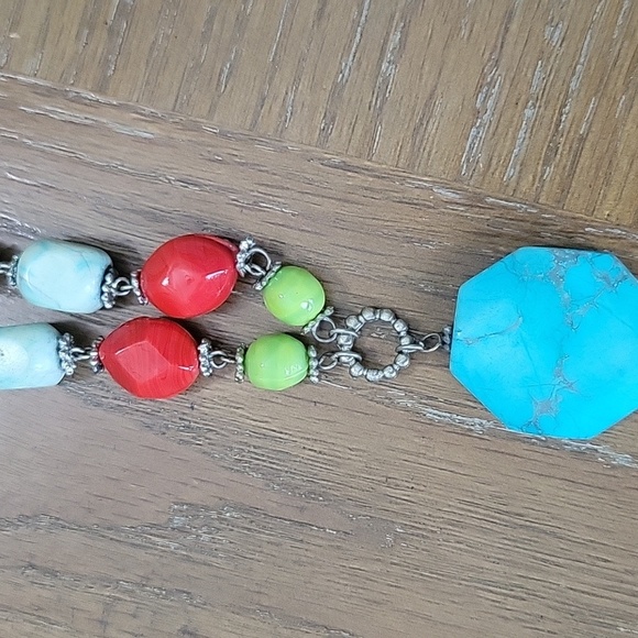 Multicolor Beaded Necklace with drop stone pendant - Picture 2 of 4